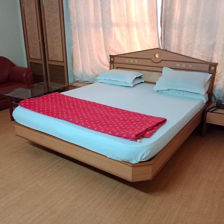 Pooja International Nashik Hotel Екстериор снимка