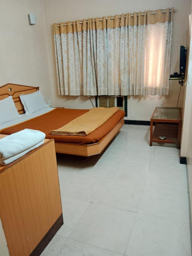 Pooja International Nashik Hotel Екстериор снимка