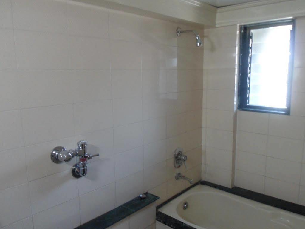 Pooja International Nashik Hotel Екстериор снимка