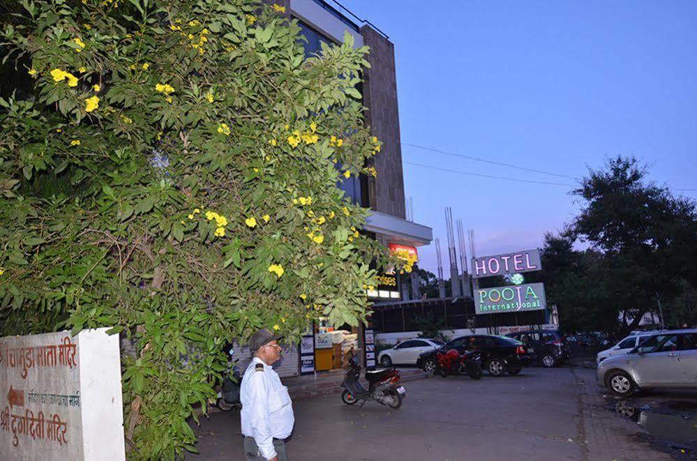 Pooja International Nashik Hotel Екстериор снимка
